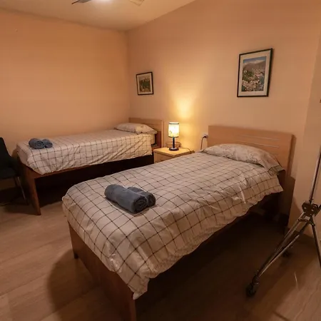 Cerca Del Centro De *